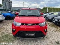 Usata Mahindra KUV100 83 CV (61 kW) 2025 Rosso SUV