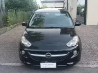 Usado Opel Adam Glam 87 CV (63 kW) 2015 Negro Utilitario