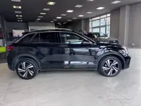 Usata VW T-Roc R-line 150 CV (110 kW) 2023 Nero SUV
