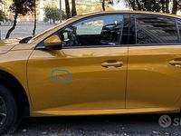 Usata Peugeot e-208 100 kW (136 CV) 2021 Giallo Utilitaria