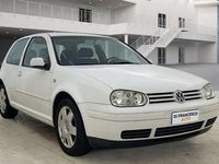 Usata VW Golf IV 110 CV (80 kW) 2000 Bianco metallizzato Utilitaria