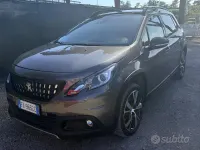 Usata Peugeot 2008 GT-line 131 CV (96 kW) 2019 Grigio SUV