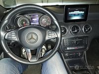 Usata Mercedes A180 109 CV (80 kW) 2018 Nero Berlina