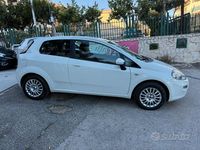 Usata Fiat Punto Street 95 CV (69 kW) 2014 Bianco Utilitaria