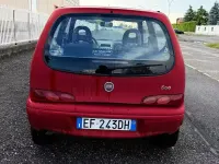 Usata Fiat 600 60 CV (44 kW) 2010 Rosso Utilitaria
