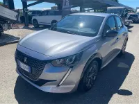 Usado Peugeot e-208 Active 56 kW (77 CV) 2022 Gris Utilitario