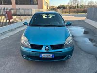 Usata Renault Clio II Authentique 75 CV (55 kW) 2005 Blu Berlina