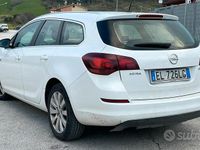 Usata Opel Astra 110 CV (80 kW) 2012 Bianco Station wagon