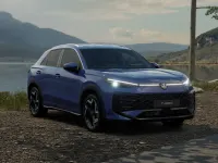 Nuova VW T-Roc R-line 150 CV (110 kW) 2026 Celestial blue metallizzato SUV