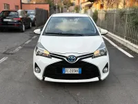 Usata Toyota Yaris Hybrid Active 73 CV (53 kW) 2016 Bianco Berlina