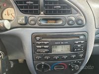 Gebraucht Ford Fiesta 75 PS (55 kW) 1998 Blau Kleinwagen