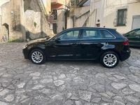 Usado Audi A3 Ambition 110 CV (80 kW) 2016 Negro Berlina