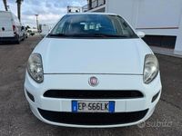 Usata Fiat Punto 74 CV (54 kW) 2012 Nero Utilitaria