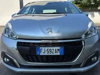 Usata Peugeot 208 Allure 82 CV (60 kW) 2017 Argento Utilitaria
