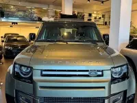 Usata Land Rover Defender SE Dynamic 200 CV (147 kW) 2024 Verde SUV