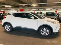 Usata Toyota C-HR Active 116 CV (85 kW) 2017 Bianco SUV