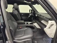 Usata Land Rover Defender Dynamic 199 CV (146 kW) 2024 Nero SUV