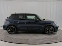 Usata Mini Cooper Favoured 204 CV (150 kW) 2024 Blu/azzurro Utilitaria