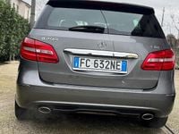 Käytetty Mercedes B200 2014 Harmaa Tila-auto