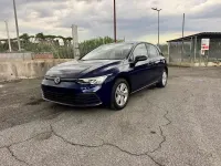 Usata VW Golf VIII Life 131 CV (96 kW) 2021 Blu/azzurro Utilitaria