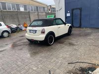 Usata Mini Cooper Cabriolet 120 CV (88 kW) 2010 Beige Cabrio