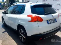 Usata Peugeot 2008 99 CV (72 kW) 2015 Bianco SUV