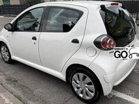 Usata Toyota Aygo 68 CV (50 kW) 2013 Bianco Utilitaria