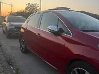Usata Peugeot 208 82 CV (60 kW) 2018 Rosso Utilitaria