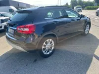 Usata Mercedes GLA180 109 CV (80 kW) 2016 Blu/azzurro SUV