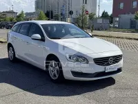 Usata Volvo V60 Kinetic 115 CV (84 kW) 2015 Bianco Station wagon