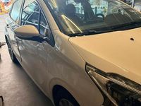 Gebraucht Peugeot 208 100 PS (73 kW) 2017 Kleinwagen