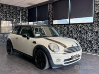 Usata Mini Cooper D 108 CV (79 kW) 2010 Beige Utilitaria