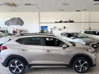 Usata Hyundai Tucson Xpossible 141 CV (103 kW) 2017 Oro SUV