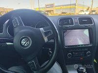 Usata VW Golf VI 105 CV (77 kW) 2011 Bianco Utilitaria