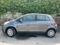Usata Toyota Yaris Sol 69 CV (50 kW) 2011 Grigio Utilitaria