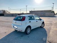 Usata Fiat Punto 77 CV (56 kW) 2016 Utilitaria