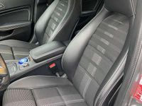 Usata Mercedes A180 Edition 109 CV (80 kW) 2017 Grigio Berlina