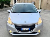 Usata Peugeot 208 Active 68 CV (50 kW) 2012 Argento Utilitaria