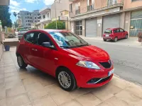Usata Lancia Ypsilon Platinum 95 CV (69 kW) 2016 Rosso Utilitaria