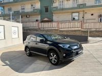 Usata Toyota RAV4 Lounge 143 CV (105 kW) 2017 Nero SUV