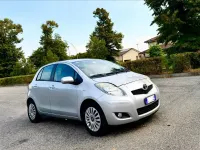 Usata Toyota Auris Active 99 CV (72 kW) 2011 Argento Utilitaria