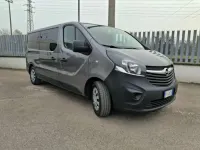 Usata Opel Vivaro 145 CV (106 kW) 2017 Grigio metallizzato Monovolume