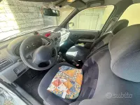 Usata Renault Clio II 58 CV (42 kW) 1998 Marrone Berlina