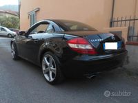 Usata Mercedes SLK280 231 CV (169 kW) 2005 Nero Cabrio
