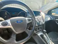 Usata Ford Focus 95 CV (69 kW) 2011 Grigio Station wagon