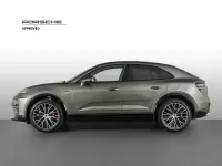 Usata Porsche Macan 330 kW (449 CV) 2024 Verde aventurine metallizzato SUV