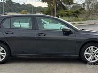 Usata VW Golf VIII Life 116 CV (85 kW) 2022 Grigio Berlina