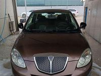 Usata Lancia Ypsilon 75 CV (55 kW) 2011 Marrone Utilitaria
