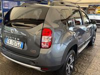 Usata Dacia Duster 110 CV (80 kW) 2017 Grigio SUV