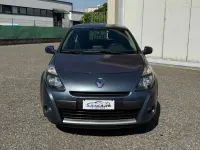 Usata Renault Clio II Dynamique 75 CV (55 kW) 2010 Grigio Berlina